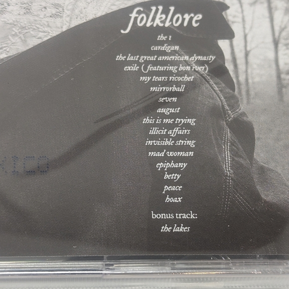 Taylor Swift Signed Autograph Folklore CD Booklet Still SEALED with HEART RARE - Picture 4 of 7